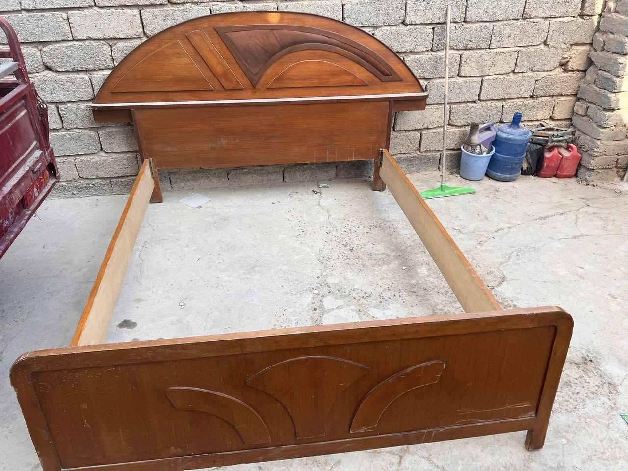 تاج جرباية كامل للبيع وبسعر مناسب سعرة بس 30 الف قفل للستفسار الرقم ***********
