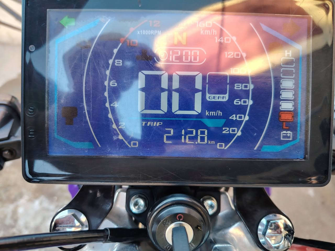 اسلام عليكم دراجه تايكر موديل 2025بعدها زيرو زيرو ماشيه الفين أوراق كامله سويجات ثنين دراجه سبانه مامدود عليها جيب. وياك فيتر وافحص شلعه شك الكاع صالنصه شاد الها جعره وعندي مالتها البلاد كاتم السعر المطلوب 750بيهه مجال حك جيتك اتصال ***********مكاني بعقوبه المفرك
