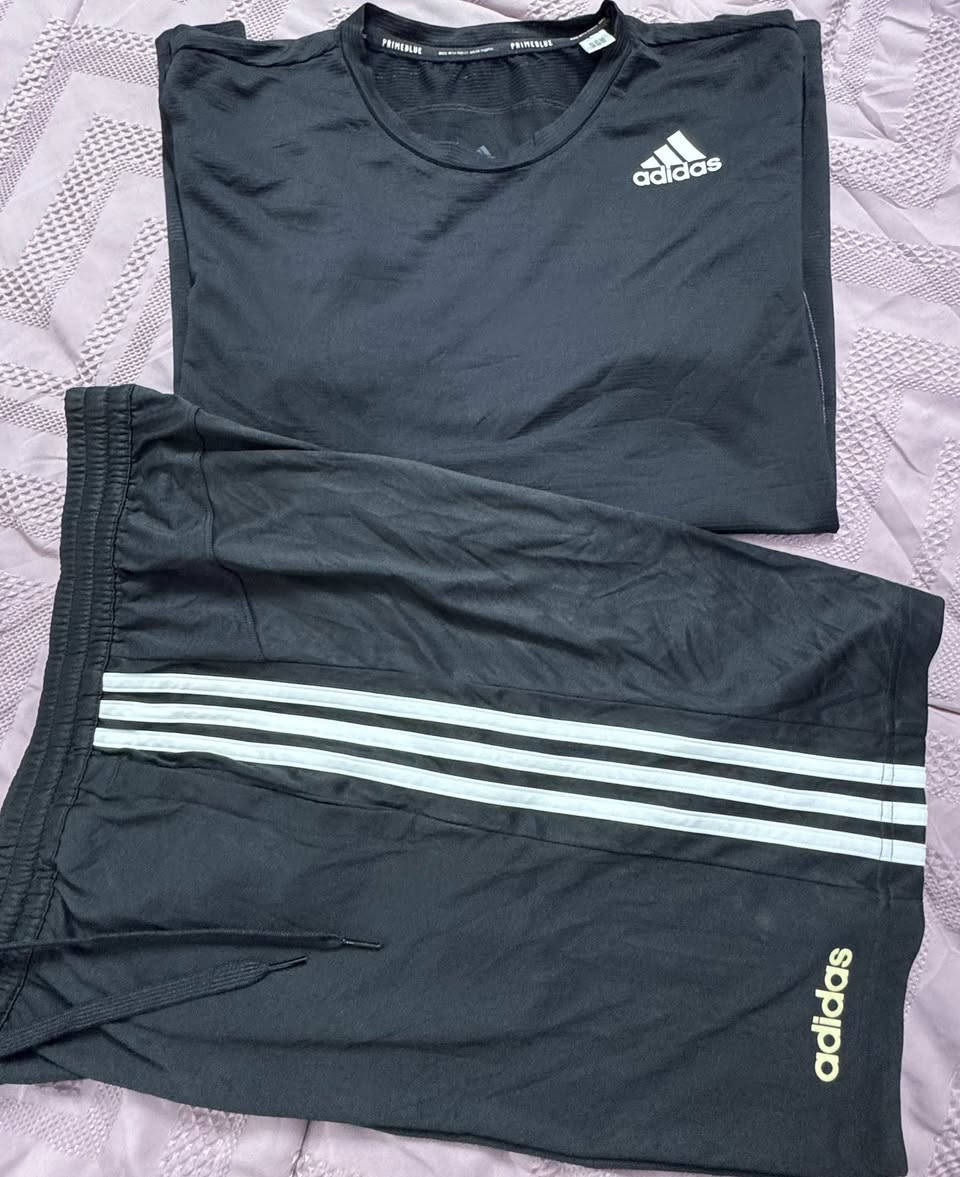 سيت adidas 
اصلي وكاله
غير مستخدم
تشيرت L
شورت M


**إذا كنت صاحب هذا الإعلان وتريد حذفه لأي سبب، رجاءا أرسل رسالة إلى الدعم الفني**
