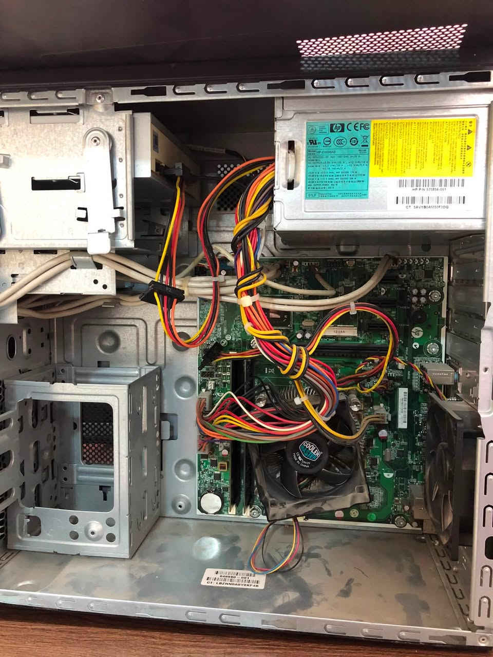 حاسبة قديمة للبيع مكاني النجف
• الشركة المصنعة: Hewlett-Packard (HP)

 • موديل الجهاز: HP Pro 3300 Series MT

 • نظام التشغيل: Windows 10 Pro 64-bit (إصدار 19045)

 • المعالج: Intel Core i3-2100 بسرعة 3.1GHz (مع 4 أنوية)

 • الرام: 4GB (4096MB)

 • إصدار DirectX: 12

 • إصدار الـ BIOS: قديم (تاريخ 2011

يمكن واحد من الرامات خربان 

الحاسبة ما مشغلها من سنه وابيعها بدون هارد 

السعر 50 الف وبيها مجال


**إذا كنت صاحب هذا الإعلان وتريد حذفه لأي سبب، رجاءا أرسل رسالة إلى الدعم الفني**