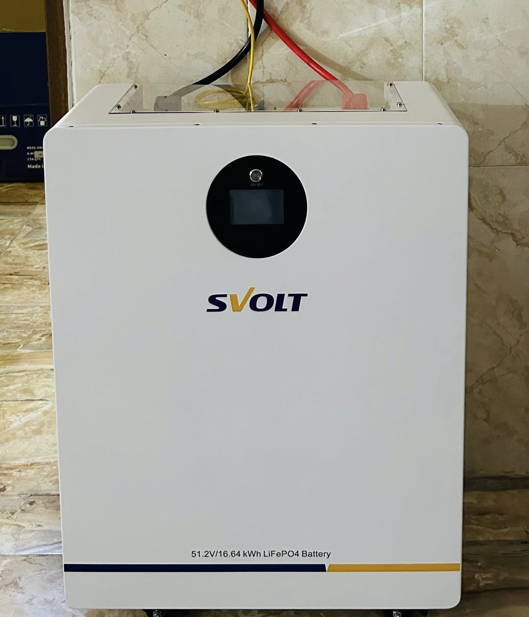 ☀️🔋 عمل جديد في مجال الطاقة الشمسية

تم بحمد الله إكمال نصب منظومة طاقة شمسية في خانقين – قرية دارا لتوفير طاقة مستقرة والتخلص من مشاكل انقطاع الكهرباء.

🔹 مكونات المنظومة:
▪️ 8 ألواح شمسية ماركة LONGi عالية الكفاءة
▪️ انفيرتر Deye بقدرة 6 كيلو واط
▪️ بطارية ليثيوم سعة 16.6 كيلو واط ماركة SVOLT

⚡ قدرة التشغيل التقريبية:
▪️ تشغيل أحمال بحدود 16 أمبير نهاراً مع توفر أشعة الشمس
▪️ تشغيل أحمال بحدود 12 أمبير ليلاً لمدة 4 ساعات اعتماداً على البطارية

✅ منظومة قوية وعملية لتشغيل الأجهزة المنزلية وتقليل الاعتماد على الكهرباء الوطنية والمولدات.

📍 العنوان: خانقين
📞 للاستفسار والحجز:
***********
***********
