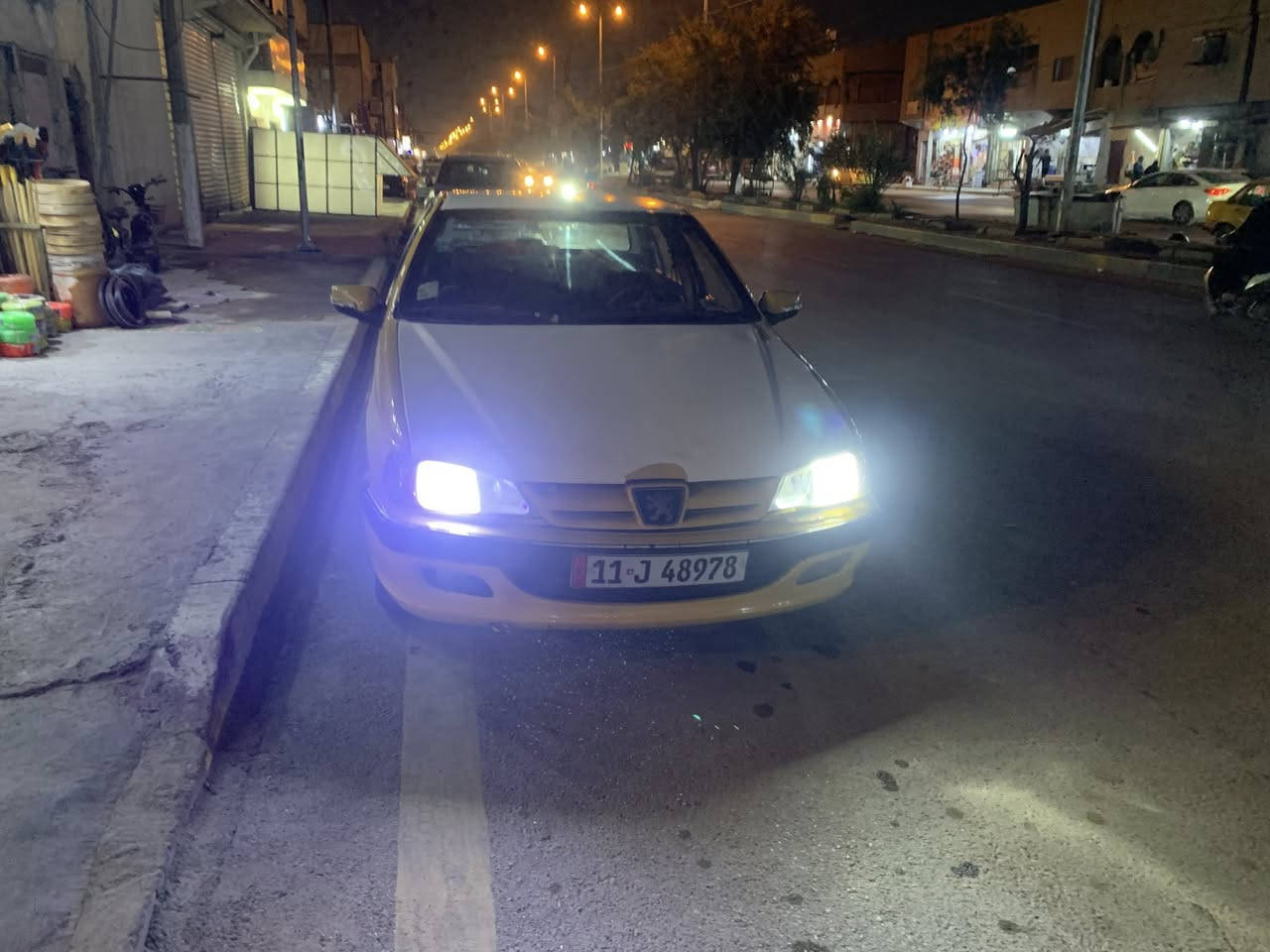 بيجو 2015 للبيع بأسمي رقم بغداد تحويل بشرط
مكينة كير حدادية كلة جديد 

دوشمة غرفة نظيفة 

تبريد ثلج شرط كمبريسر بستم القوي بيدي شادة اصلي 

راديتر جديد ومنظومة مي كلهة جديد 

منظومة بريك كلهة جديد 

ظفيرة محرك جديدة اصلي ايساكو 

صالنصة جديد 

سيارة صارف عليهة الي مال جناي 

ترايهة خير من الله 
تايرات نص عمر 

جان بيهة طخة بل جاملغات الامامية مبدلة مع البنيد ماكو ضربة عندي صورتهة 
وبيهة شخط بل بابين عكس السايق 

سعر 32$ بيهة مجال 

مكاني بغداد الدولعي ***********
