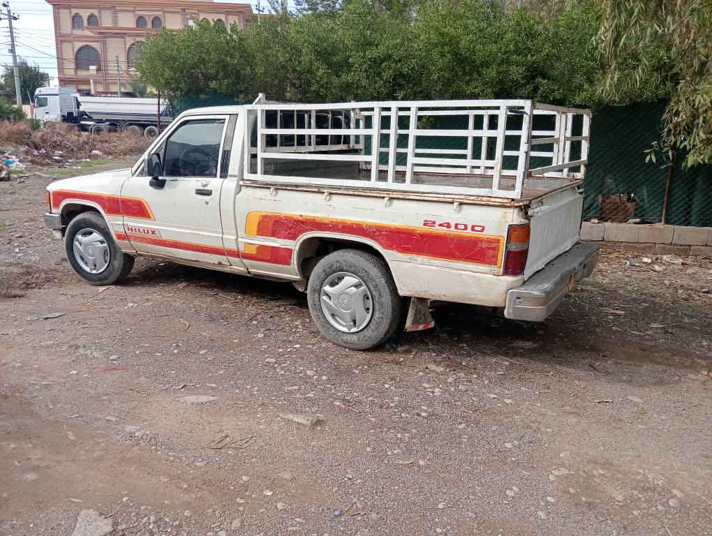 هاي بيكم 88 ابيع عنده سنويه عسل قديم ابيع راعيه مات ابيع فحم 28 ورقه معامله مكان كلار تابع سليمانيه 
محرك كير شرط كوله بلادي مامصبوخ 
***********
