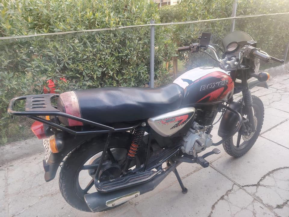 السلام عليكم من رخصة الادمن عندي دراجه بوكسر للبيع موديل 2020 كهربائية شغاله محرك مجفت صارلة شهر الدراجة مرقمه رقم انكليزي وباسمي تحويل ثاني يوم الرقم *********** بيه واتساب السعر ١٨٠٠
