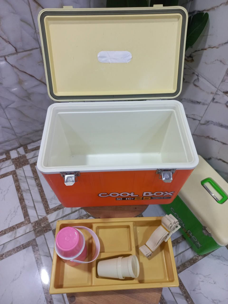 كول بوكس ياباني علامة الطاوس نضافه ٩٨بالميه للاستفسارخاص يوجد توصيل


**إذا كنت صاحب هذا الإعلان وتريد حذفه لأي سبب، رجاءا أرسل رسالة إلى الدعم الفني**