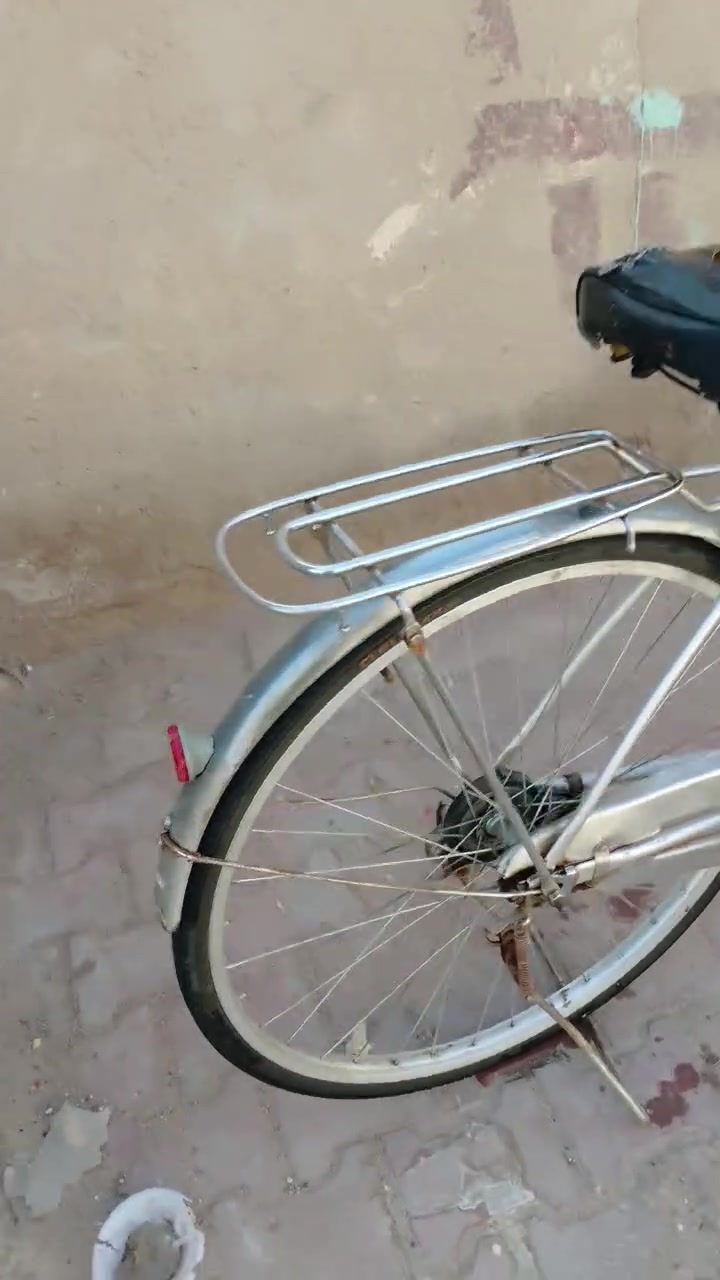 بايسكل للبيع نظيف مال باله سعر 75 قفله رايد له بس كشن


**إذا كنت صاحب هذا الإعلان وتريد حذفه لأي سبب، رجاءا أرسل رسالة إلى الدعم الفني**