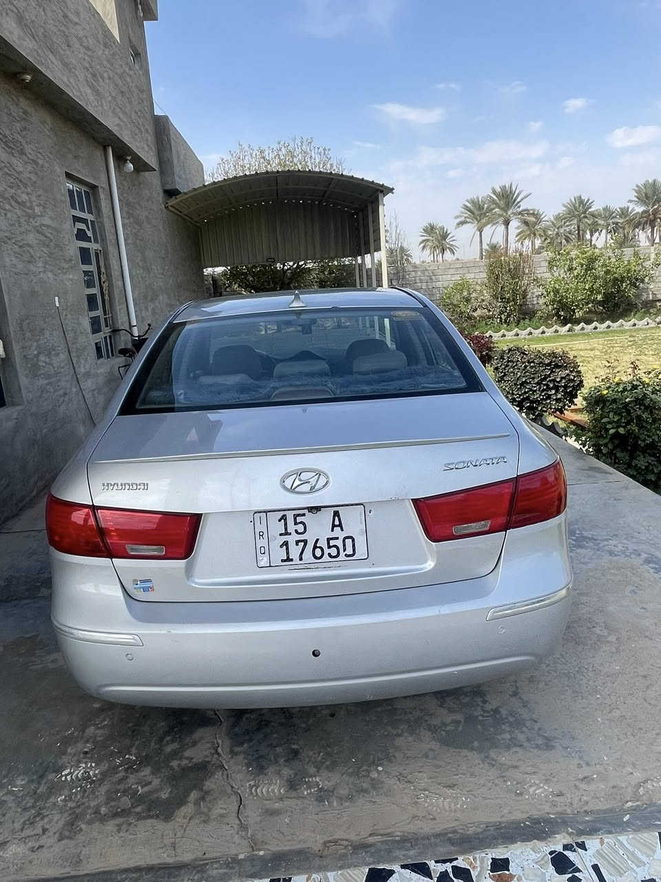 سلام عليكم للبيع سوناتا موديل ٢٠٠٩وارد أمريكي سياره فول مواصفات تحكم ستيرن فتحه سقف كأمره خلفيه حساسات خلفيه رقم أنبار محرك ٢٤٠٠ سياره بيه فقط جاملغ  خلفي صبغ بدون دواخل السعر ١٢٣ بيه مجال بسيط بيع او مراوس حسب القناعه العنوان الرمادي رقم صاحب السياره ***********
