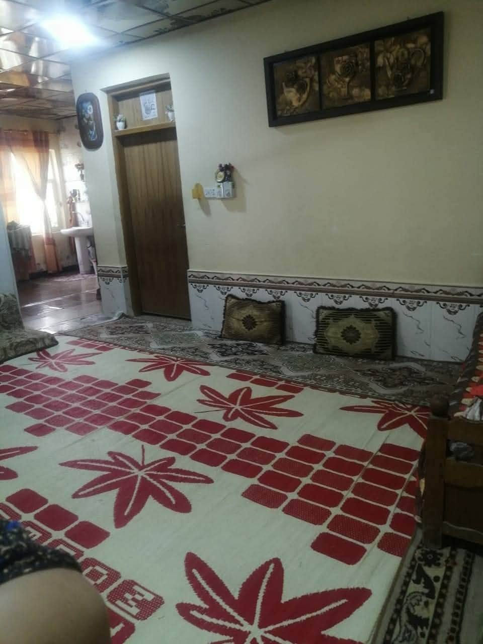 بيت جديد للبيع على طريق السنيه مساحة مساحة 200م بناء 2غرف وصاله مطبخ واستقبال وحمام طارمه حلوه تفاصيل أكثر على رقم *********** واتسب
