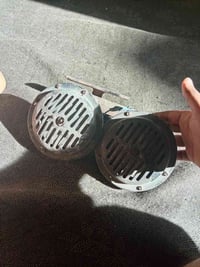 شباب هورن بوش سويدي اصلي متروك يحتاج ادامه ب200 قفل واتساب 07713488592