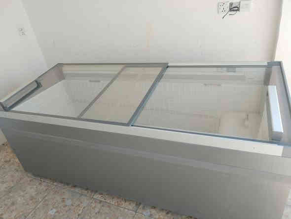 عارضه طرحيه نوع ألماني طول مترين و١٠ سم عرض ٨٥ سم للبيع الشاري يتصل على الرقم *********** او خاص
