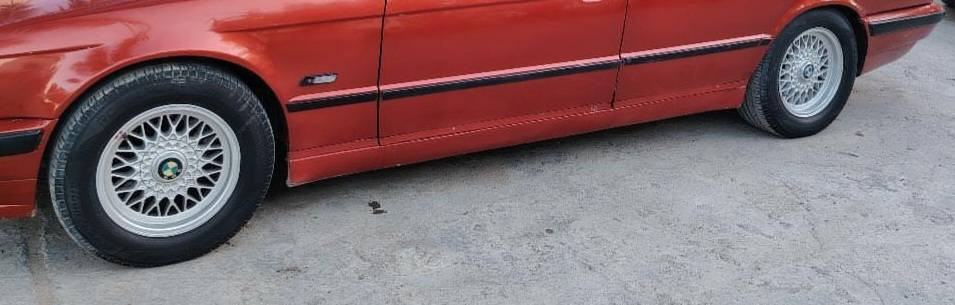 ويل خليه مع تايرات تخم جديد ب٥٠٠ الف ت ني شادهن تايرات بدون تصليح او عواج بس. يل واحد بي عواج ولاماثر عليه ولا مصلح
 عنوان واسط الكوت ‎0782 114 4477
