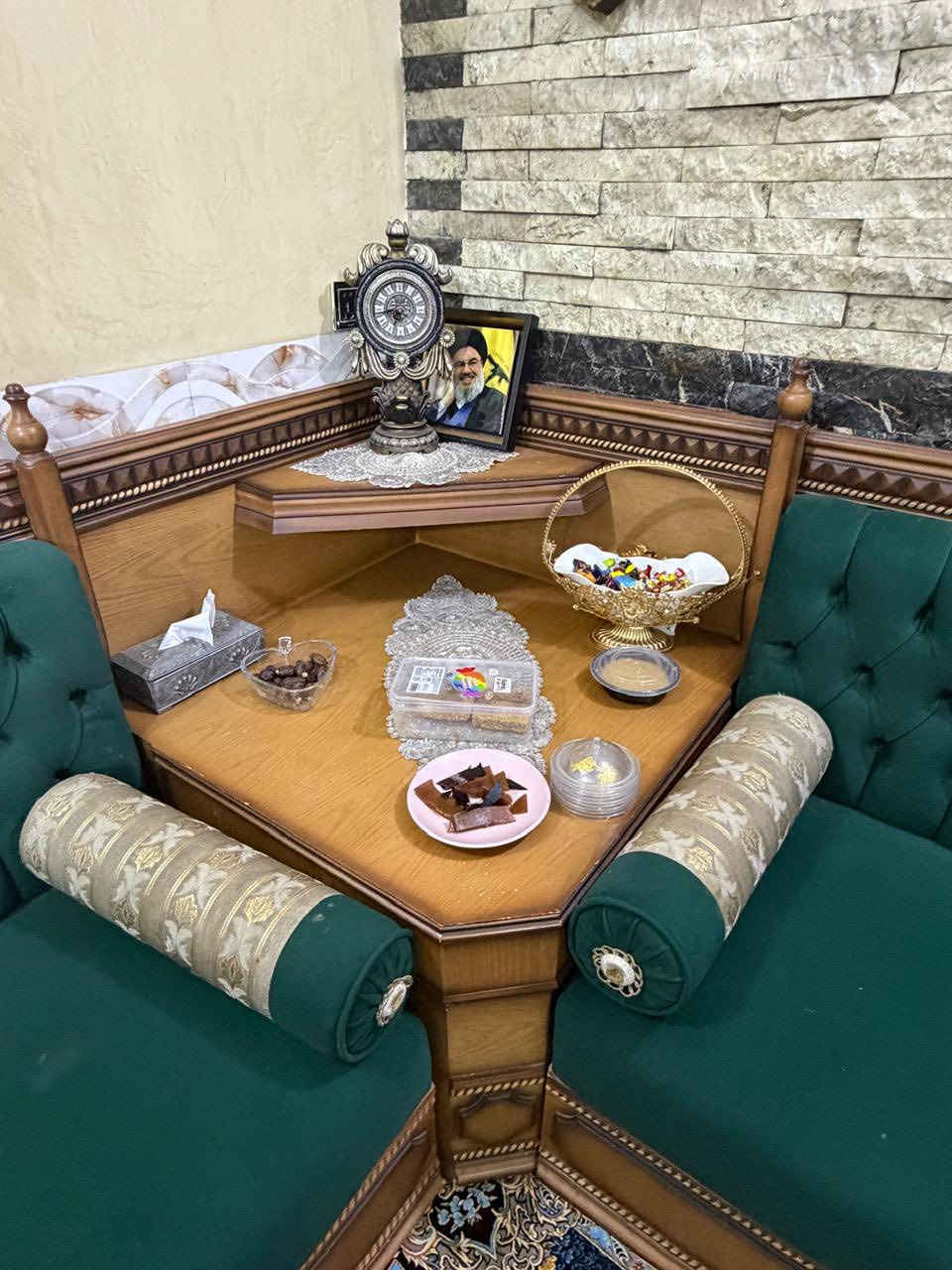 ديوان للبيع12مقعد للاستفسار ***********
