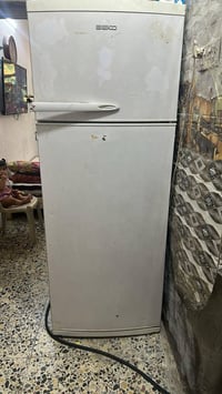 ثلاجة • شغاله • حجم كبير