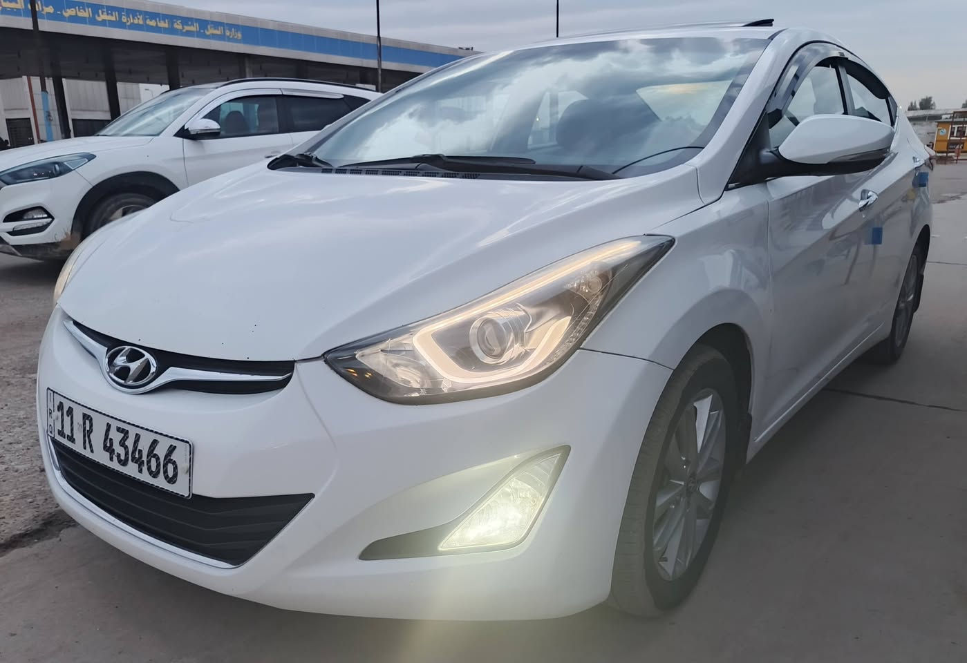 السلام عليكم
النترا 2015 خليجي
رقم بغداد بأسمي

فول مواصفات عدا البصمة

صبغ جزء من البنيد والدوسة جهة الصدر بدون دواخل

ابيعلك صبغ بنيد ودوسة فقط

١٢٧ وبيهة مجال

اكو شخوط بسيطة حتة لاتكول ماكلتلي لان ممبينة بالصور

العنوان بغداد البياع

***********
