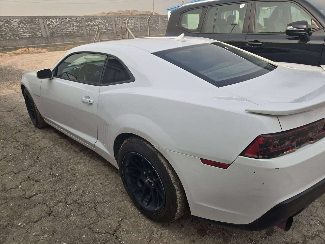 السلام عليكم
كمارو ٢٠١٤  محرك ٣٦٠٠ رقم بغداد
حادثها الجاملغات الامامية بدون شاصي ولغود وبيها بارد بالجاملغ خلف السائق
 ماشية ١٤٧كم
مبدل كومبريسر وراديتر جديد للتبريد بس راح تبريدها نهايه الصيف وبعد ماوديتها 
صارلها خمس سنين عندي ابد ماتعبتني الحمدلله
صدر جديد 
مال بيت ماداخله تفحيط
السعر ١٠٠ ورقة وبيها مجال بسيط
الاتصال *********** 
مكان السيارة شارع فلسطين
