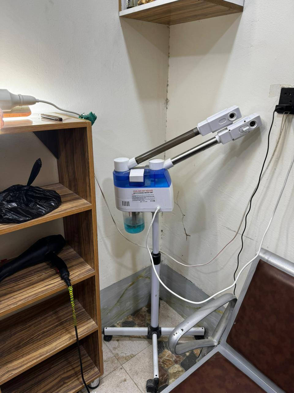 السلام عليكم.
. مكلف بالنشر.

يوجد اغراض محل حلاقه كامله وجديده ما مستخدمه هوايه للبيع المكان الرمادي الزراعه  للاستفسار الاتصال على الرقم ***********..رقم الواتساب***********
