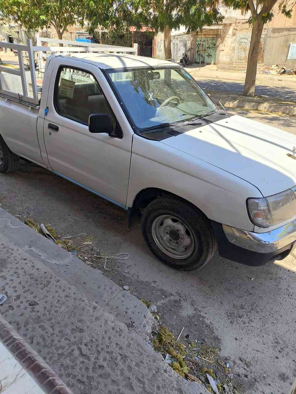 سيارة نيسان تك 2002
مابيها اي نقص رقم بغداد دولي الهزة بعدها موساقطه كير محرك كلها فول تبريد فول 

مكانها سامراء 

سعرها 65 ورقه

***********
