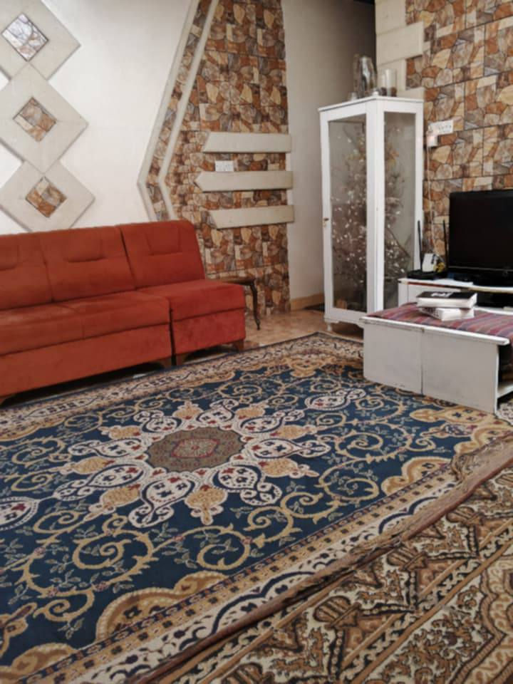 دار للبيع حي الصديق الثانية 
مساحة 100 م واجهه 5
طابق واحد 
استقبال هول غرفة نوم مطبخ صحيات 
اتجاة شروق 
شارع صبه بعرض 10 متر 
قرب من اسواق عمر الفحام 
شرط تحويل
السعر 115 مليون قابل للتفاوض 
لانتعامل برفع سعر العقار نجمع البائع مع المشتري 
الاستفسار اكثر يرجوا مراسله الصفحه او الاتصال على الارقام التالية 
***********
***********
((او مراجعة المكتب المدينة  الكائن في سكر قرب من جامع الرحمه))
