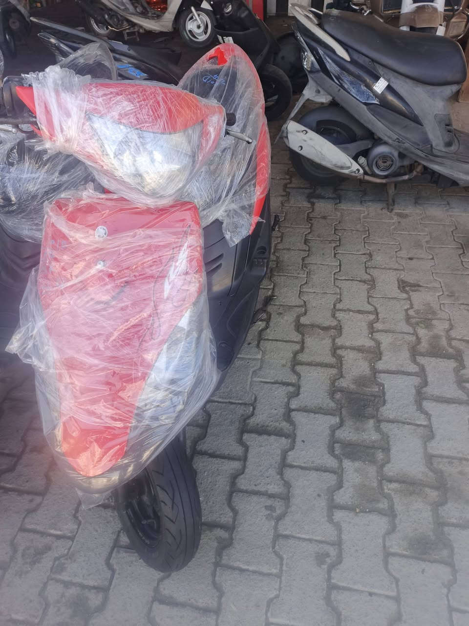 مليون و100  حاويه
*********** واتساب هم
