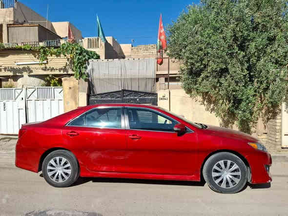 السلام عليكم للبيع او المراوس كامري موديل ٢٠١٣ اعلى فئه SE فول مواصفات :
بصمه
فتحه
كشنات جلد +كهرباء 
تدفئه بالكشنات
شاشه كاربلي 
تحكمات ستيرن 
اشاره ترحيب
اشاير بالمري 
كير ومكينه كفاله من التبخير والتنقيص والصوت محرك ٦ سلندر صدر امامي خلفي جديد تخم تاير جديد سياره جاهزه مابيها اي نقص حادثها جاملغ وبنيد مصبوغه حزام للجماليه بدون دواخل السعر ١٢٧ وبيها مجال بسيط 
مكاني بغداد 
رقم الهاتف:*********** بغداد
