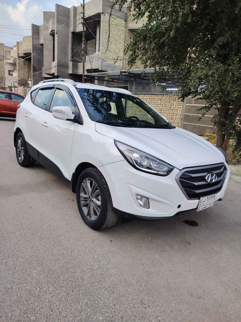 توكسان للبيع موديل ٢٠١٥ خليجي سياره مكفوله من الحادث بيها صبغ قماره اثر حالوب خفيف دواخل كفاله لغود وشواصي وحوض كله مكفول السياره جديده ع وضع الشركه محرك دوش مكفول من الفتح والكير كفاله كهربائيات تبريد تدفىه كل ع وضع الشوكه السعر ١٢٥ قفل مكان السياره بغداد البلديات ***********
