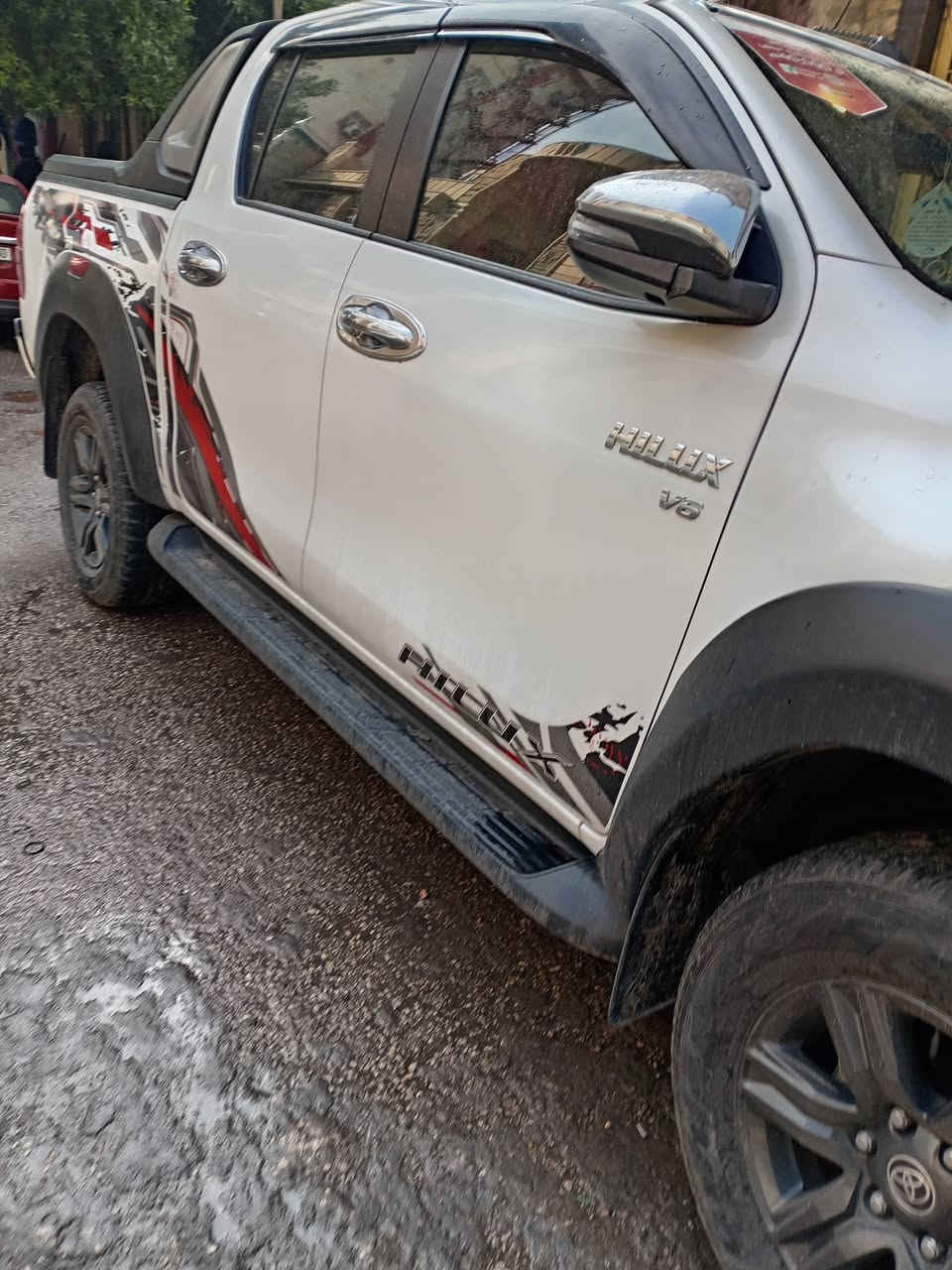 سلام عليكم سياره للبيع تي آر تي فورويل مال جناي موديل ٢٤ اللون صدفي السياره مابيه غير هاي بالصوره ماطور ت ***********
