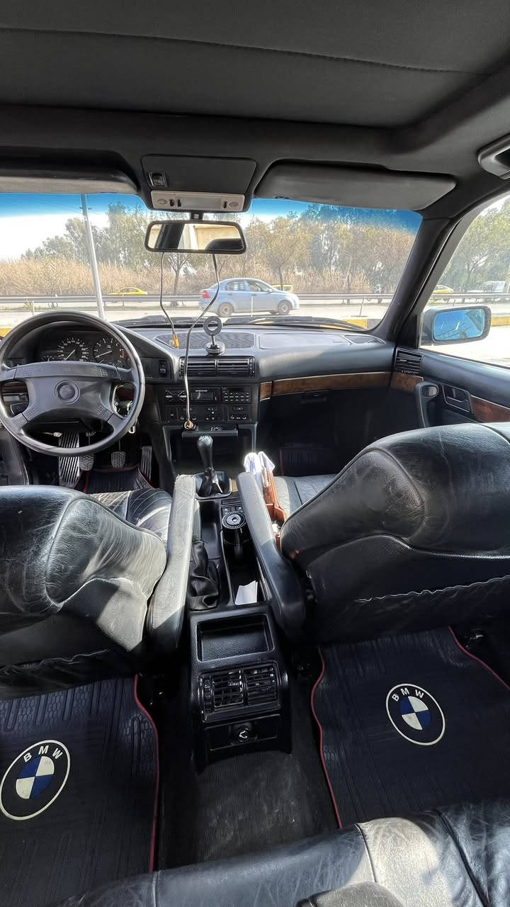 السلام عليكم
BMW موديل 1992
530كبس دبل فانوس
فول توماتيك فقط كيرعادي ZF
   دبل ايربك دبل جكمجه
فتحه بل سقف
كشنات تدفئه شغال  
كشنات كهرب  شغال
داخل جلداصلي مال شركه
بچم عريض
طخم امامي خلفي جديد
ويل كب توسايز اصلي
هزه ورقم جديد
شرط التحويل
استيرن كهرب شوته رياضي
العنوان موصل حى السكر
***********
***********
السعر68 بيها مجال
