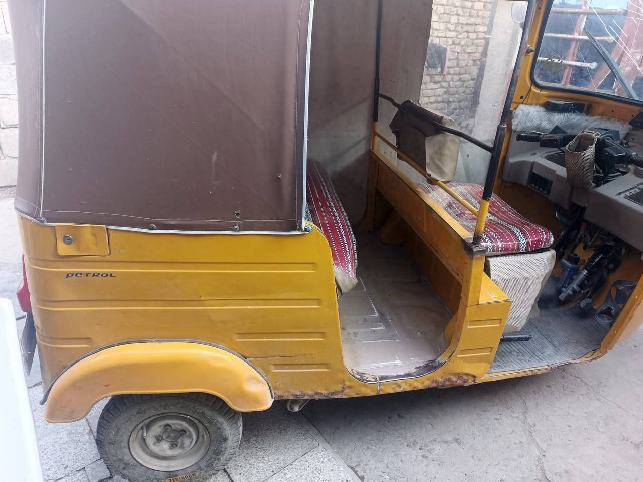 سلام عليكم تكتك البيع مديل20تكتك سنوية بسمي خير من لله بس المكينه كايمه  سعر 6500وبيه مجال مكان شعب جزار رقم***********
