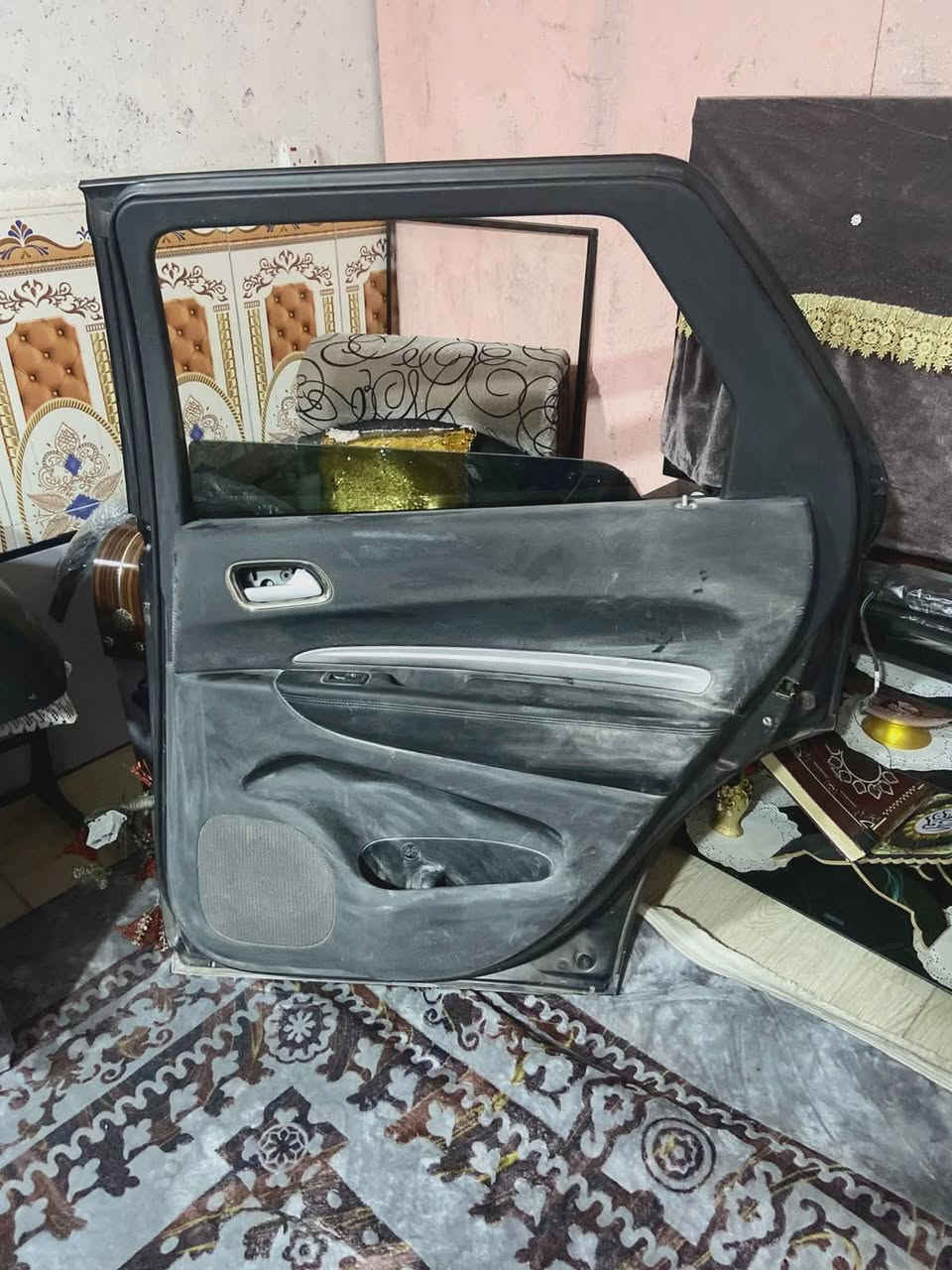 السلام عليكم غراض دورنكو لبيع بيبان 2 كاملات هنه وبطاينهن بنيد وشباك وجاملغ تايوان وزوج تاير نص عمر رقم تليفون ***********
