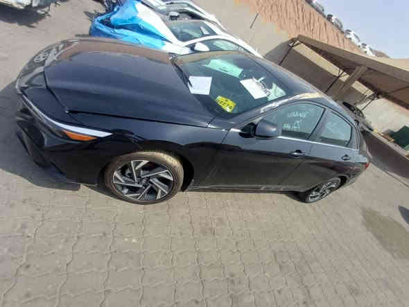 السلام عليكم النترا مديل 2024 وارد امريكي هايبرد لمتد فول مواصفات شنو مواصفات ابالك موجوده بيها الحادث مال امريكا فقط جاملغ خلفي ايمن وبل عراق صار بيها حادث جاملغ خلفي ايسر والصور موضحه كل شي الباقي مكفول من كل النواحي ايرباك مطاك غير بس مال الكشن الخلفي مرقم بغداد ترقيم جديد ماشيه 4000 قابل للزياده السعر 180 وبيها مجال حك جيتك 

المواصفات 
الون اسود ملكي 
شاشه دجيتال متصله فول مواصفات 
خزن ميموري كشنات 
سماعات سستم كامل 
كشن كهرباء 
كشنات تدفئه وتبريد بالكشن 
تبريد مناخي 
رادار امامي خلفي جانبي 
تشغيل عن بعد 
صندوق ذكي عند الاقتراب 
اشارة ترحيب للسياره عند الاقتراب 
وبعد بيها مواصفات هواي مذكرتها 
السياره مكانها بغداد الحريه او حي الجهاد للاستفسار الاتصال على الرقم التالي ***********
