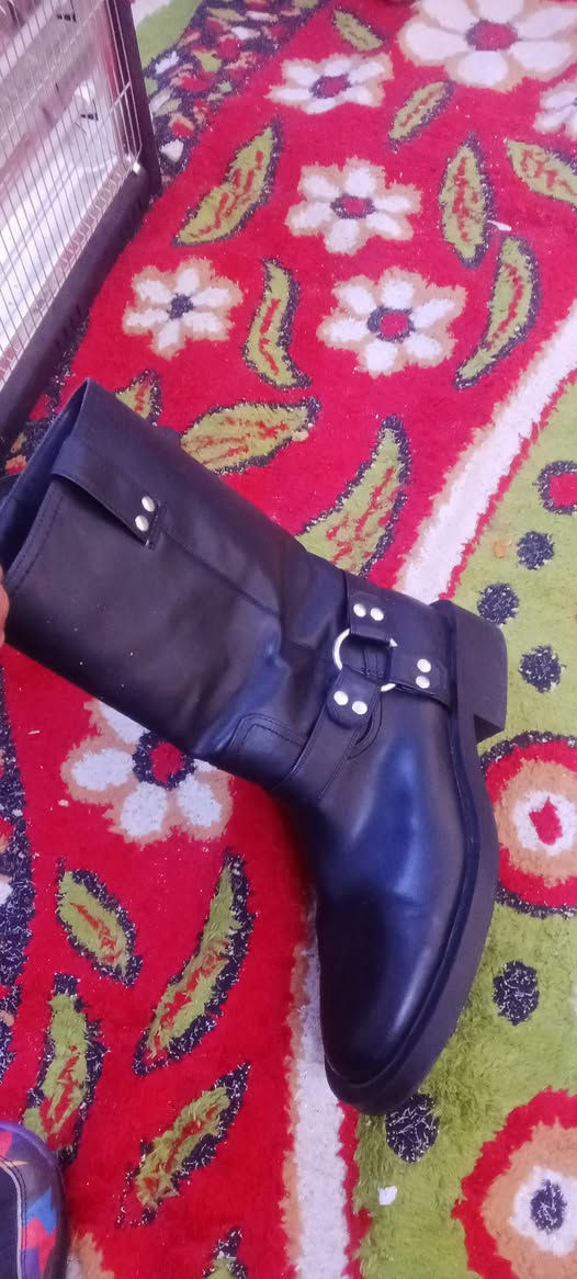 البيع سعر 25الف.    قياس 40.        ***********
