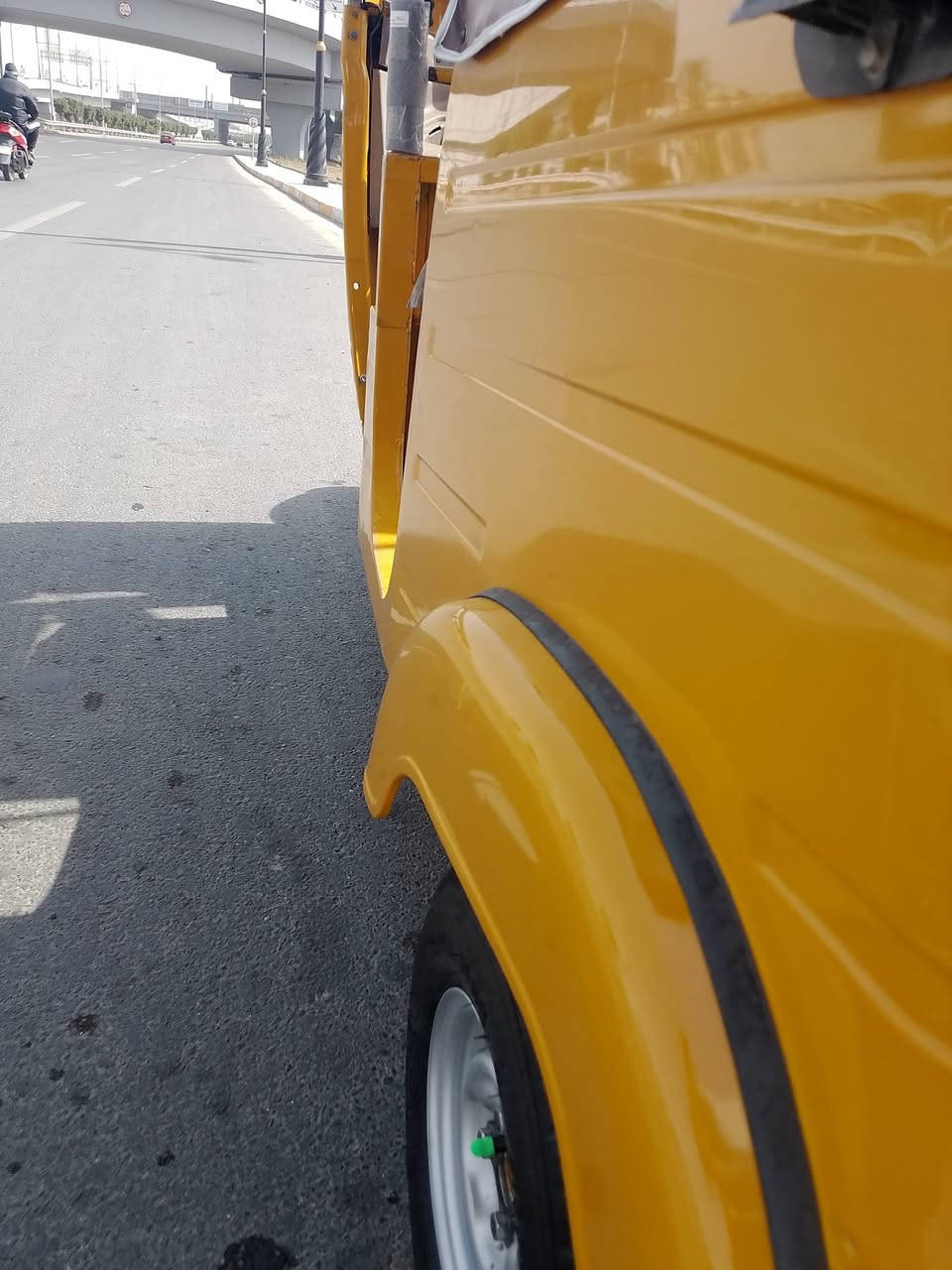 سلام عليكم ورحمه تكتك 2020 شهر 12 كفاله عامه بيهه بس دوس من الصبغ والمعجون التكتك نضيفه كلش السعر 7500 وبيهه مجال بسيط الرقم *********** العنوان بغداد الشعله اتصل ودلل
