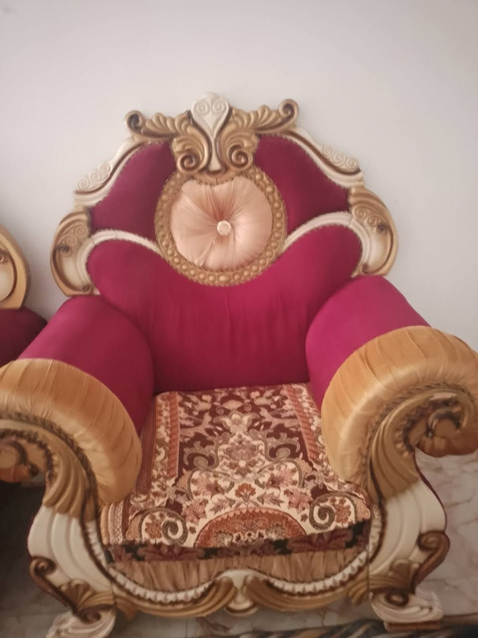 سلام عليكم يوجد تخم 10 مقاعد نضيف جدن ملكي 
سعر خاص رقم الحجز ***********
