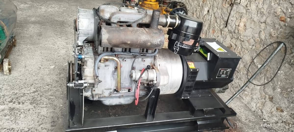 السلام عليكم متوفره مولدات للبيع ***********
