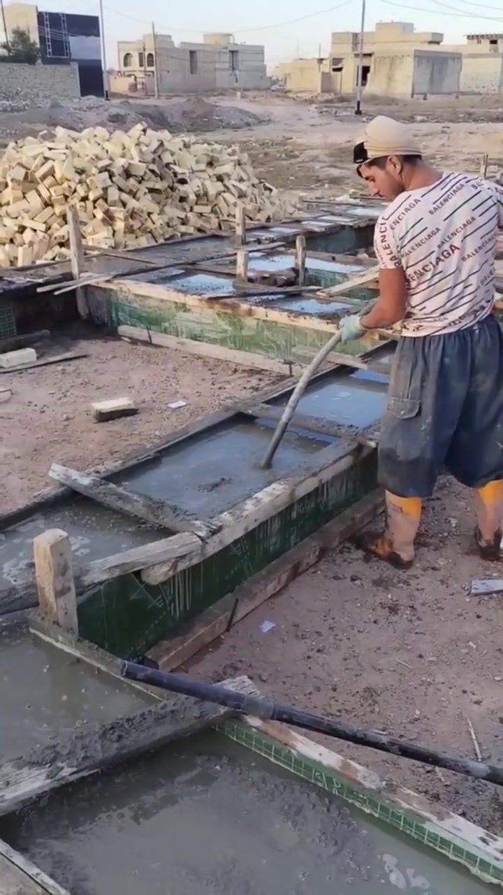 يعلن مكتب المقاول للمقاولات العامة عن بدء خدماته الانشائية وحسب المواصفات والاتفاق مع صاحب المنزل 
بناء كامل تسليم مفتاح 
هيكل 
وبانسب الأسعار 
اتصل على الارقام التالية واترك الباقي علينا 
*********** سجاد مجيد 
‏‪***********‬‏ احمد
