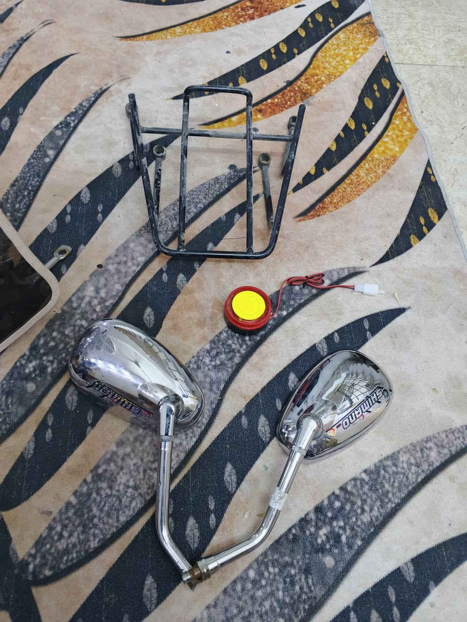 كاسحه اصليه وياها زنون ودمام شغال عل فحص للبيع قيم واخذ
ومرايات اصليات ستيل سيبايه سكنس فحل قيم واخذ مكاني بغداد البلديات الاستفسار عل رقم الهاتف واتساب ***********
