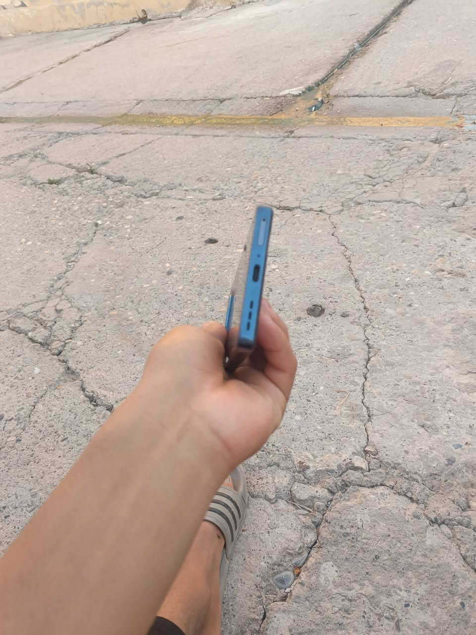 Infinix GT20 Pro 
الشاشه بيها خدوش ما وضح بل صوره ما مأثره عل لمس ولا تبين الى تطفي الموبايل(ما مفتوح ولا واصل مصلح) للبيع فقط بدون مراوس

ذاكره 256
رام 12+12 
معالج 8200
بطاريه 5000
العاب 120 فريم
كامره 60 فريم مع 4k سويه

السعر 215 قفل مكاني موصل حي سومر قرب بانزيخانه الحاصود


**إذا كنت صاحب هذا الإعلان وتريد حذفه لأي سبب، رجاءا أرسل رسالة إلى الدعم الفني**