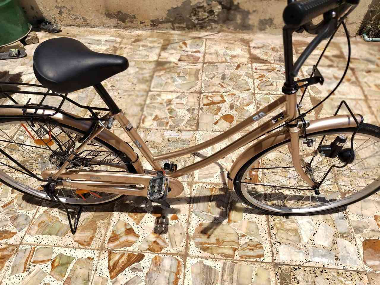 السلام عليكم شباب بايسكل للبيع
لون بصلي 

شركه BD

موديل 2024

نضيف منزله من كرار ابو النقش 
للاستفسار واتساب ***********
