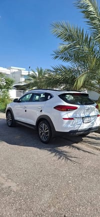 توكسان 2020 خليجي  فول بانوراما  رقم بغداد الدولي  السياره بدون صبغ بي...