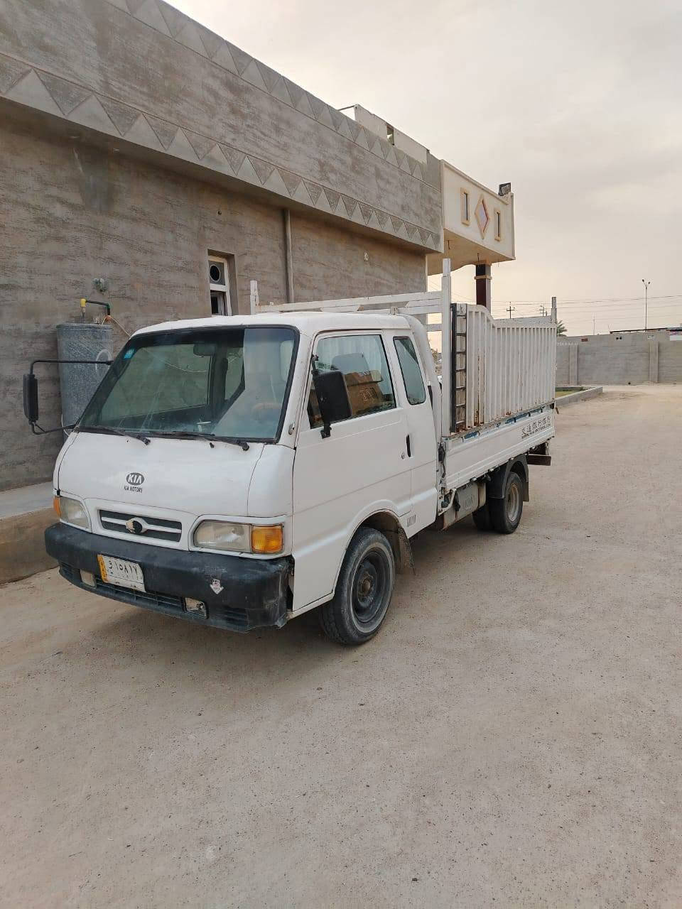كيه بنكو 
موديل 96
محرك 2700
رقم بغداد 
بسمنه
سياره حلوه
بيها تصليح بالشاصي 
بيها شعار كمرك 
مكانها متواجد بالفلوجه والغزاليه 
سعر 45 وبيها مجال 
رقم ***********
