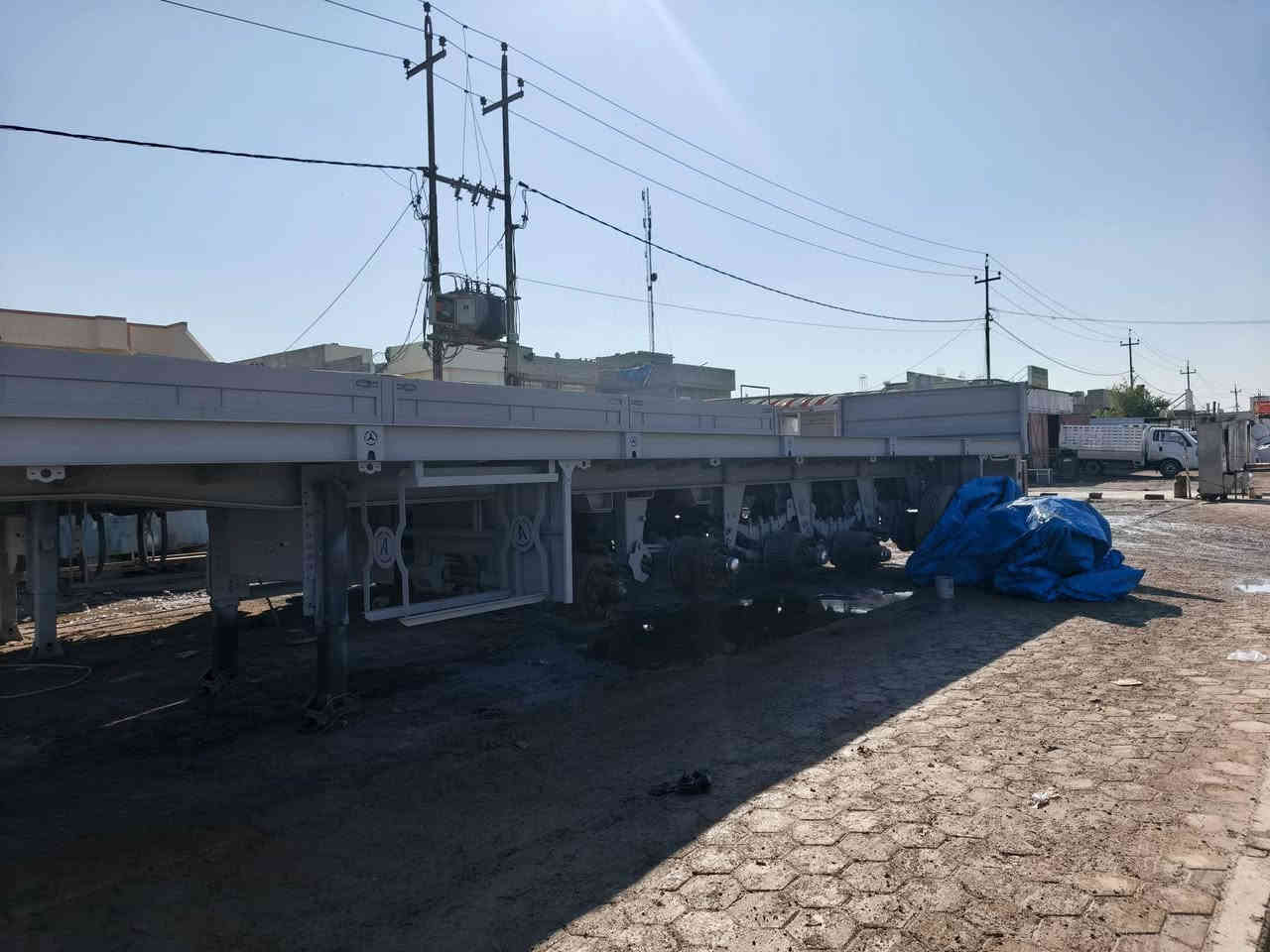 السلام عليكم عربانه للبيع جاهزه مضروبة رمل وأساس بوجهك صبغ 5 محاور الطول 1370 تفصال جديد حداد  مصطفى المهندس  سله اسبيرات  صدريه أم المناميه باب خلفي شاصي ١٦  دناكير والشريط صيني ١٤ مكان العربانه ديالى خان بني سعد السعر170$  بيهه مجال للاتصال ***********
