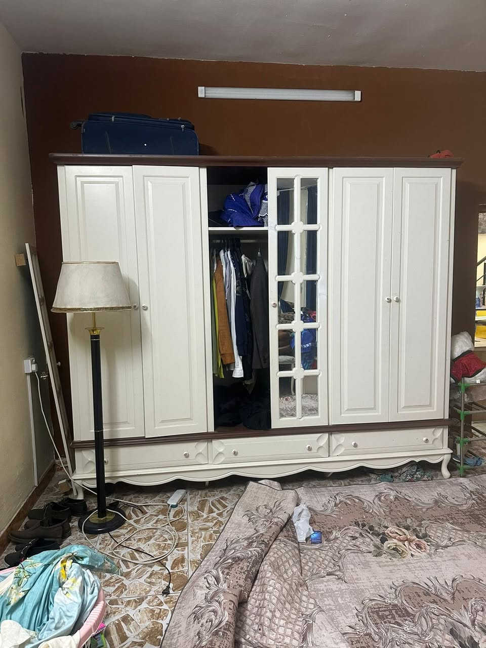 غرفة تركية ٩قطع للبيع السعر مناسب العنوان بغداد الغزالية الي يريدهة يراسلني خاص او يتصل على هذا الرقم  ***********بي واتساب
