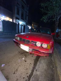 اخوتي عندي هاي الـBMW 535i مطلوب مراوس بفتون او بيع ب45 وبيهه مجال0786...