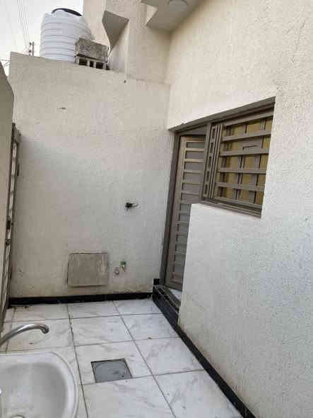 السلام عليكم  
دار للبيع المساحة 100 متر 
طابو زراعي سند 25
الجزيرة باب الهوى 
يتكون 

استقبال 
غرفتين نوم 
صالة
مطبخ تركي مفتوح على الصالة
حمام خارجي وداخلي 

السعر / 61 وبي مجال 

اتصال / ***********
