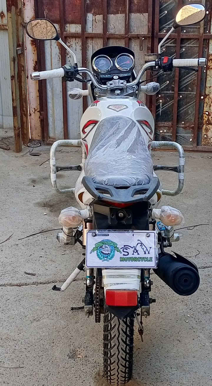 سلام عليكم للبيع سنكي عالي موديل ٢٠٢٠ بلادي محرك لاتنقيص ولا تبخير صوت ناعم كلش ماطور كامل من اوراق وكلشي كهرباءياته كامله نكره سلف تشغيل بل ريمونت مال وكاله تايرات جدد هورن سيدان الاصلي مال شركه صالنصه شخطه مبيهه وياله سدر دبلات كله شغال مكاني دجيل ولايه هاي كل التفاصيل كتبتهه اليريده يتصل يستفسر عل سعر فقط والموشراي لايتصل ***********
