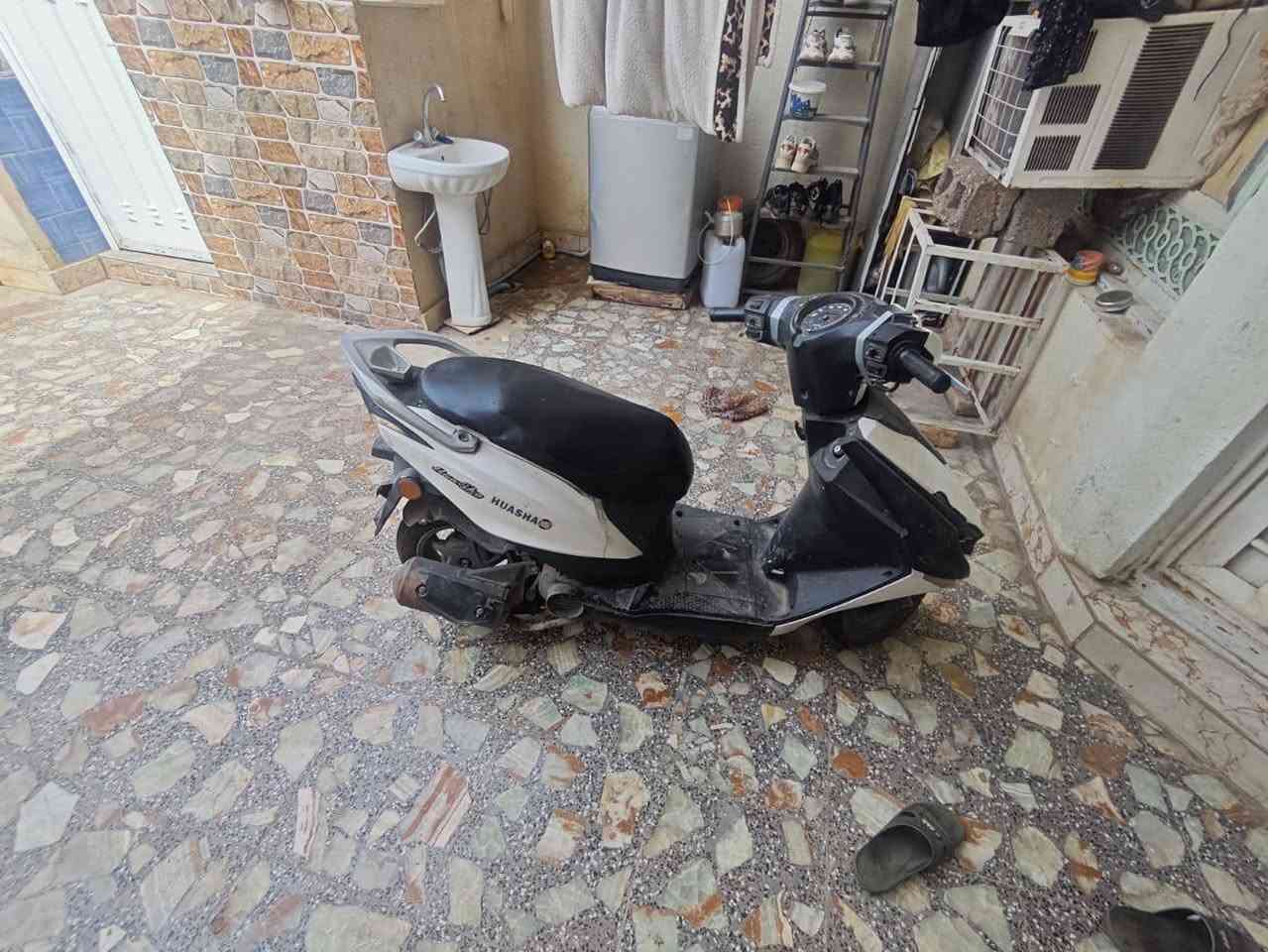 سلام عليكم دراجة نوع لكزز كامت عندي قبل 3 أيام مكان ميسان حي الموضفين للبيع السعر 160 قفل رقم الهاتف ***********
