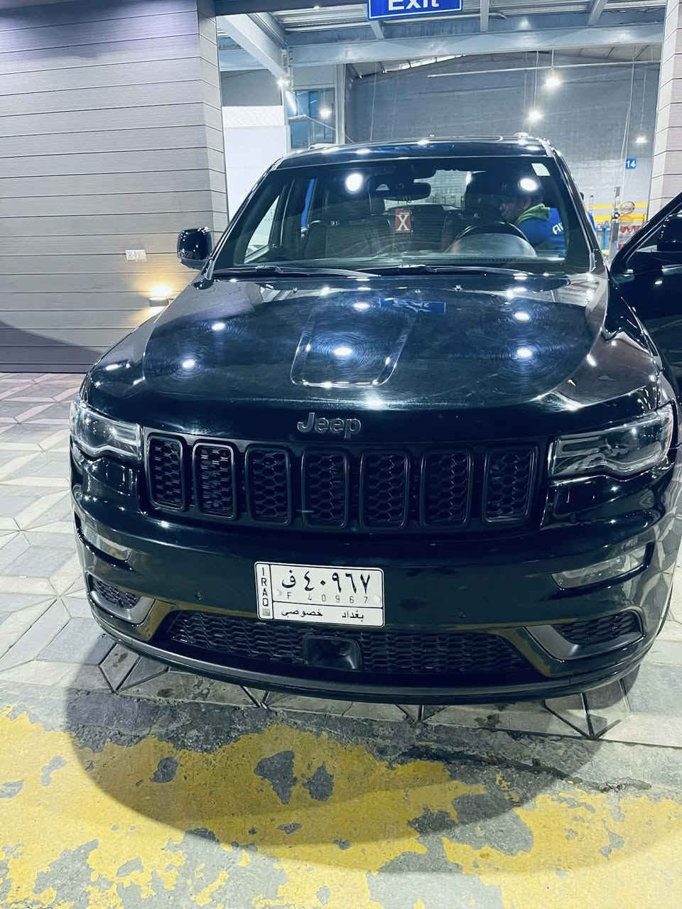 جيب ٢٠١٨  بغداد 
باسمي
فول مواصفات ١/١ حتى جكات بيهة 
 حساسات ورادارات امامي وجانبي وكومة مواصفات بعد ماشية ٧٠ الف
مراوس باوباما   
مكان السياره الكراده العرصات 
الحادث سرقة دعاميات والباب الخلفي من جهة الصدر
***********تصاال فقط وتساب
