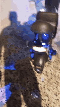 R9البيع
سعر175قفل
***********
