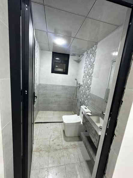 شقق مؤثثة للإيجار 
بناء حديث+مصعد
مكونة من صالة ومطبخ وغرفتين نوم وخدمات 
العنوان شارع فلسطين 
للاستفسار/***********
