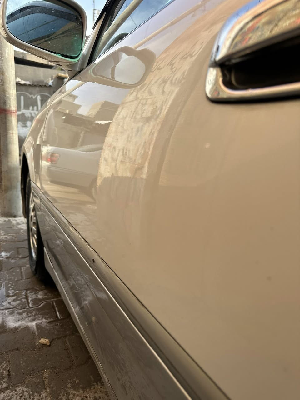 سلام عليكم اخوتي الشراي فقط ماكه كراون  محزم خضراوي حاويه كفاله عامه من كلشي بدون ارقام كرستال اصل دكمتين مكينه 200
سياره جديده بيها طكه بلباب موضحه بصوره 
السياره حلوه حيل وجديده وبدون صرفيه
السعر 65
وبيها مجال قليل حق الجيه 
مكاني بصره وفدوه اروحلكم بس شراي يخابرني 
***********
